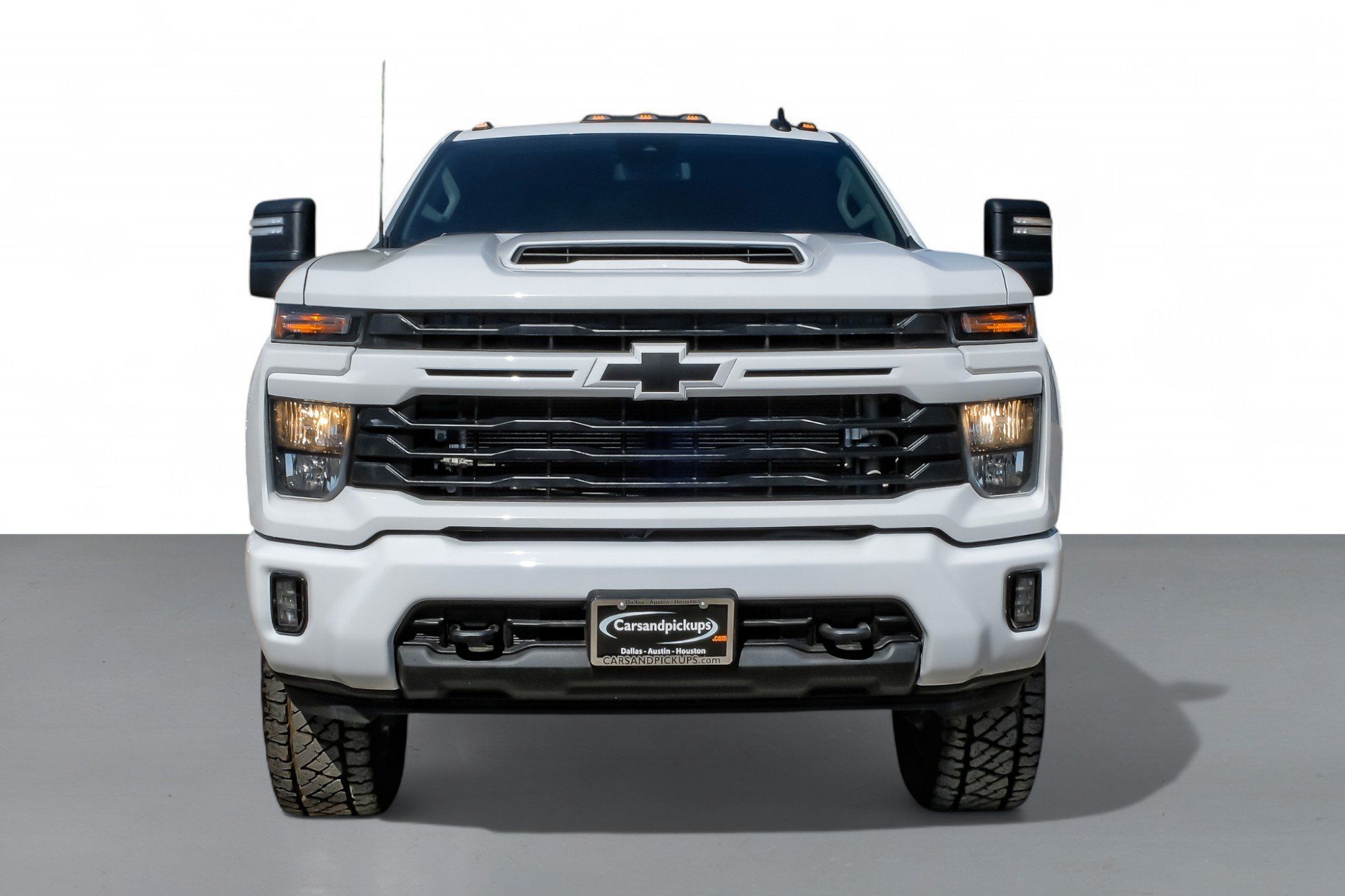 2024 Chevrolet Silverado 3500HD LT photo 2
