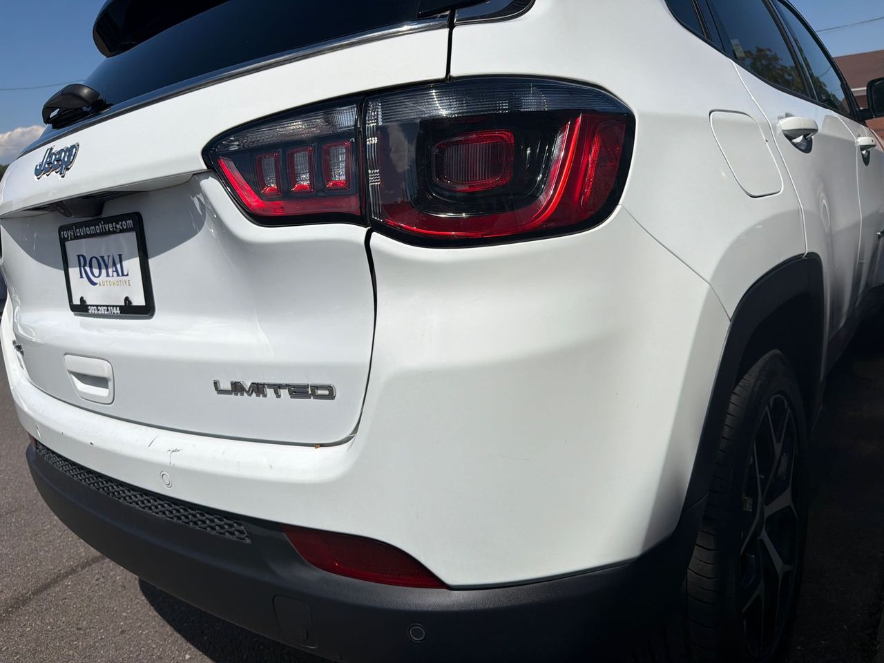 2025 Jeep Compass Limited - Photo 11