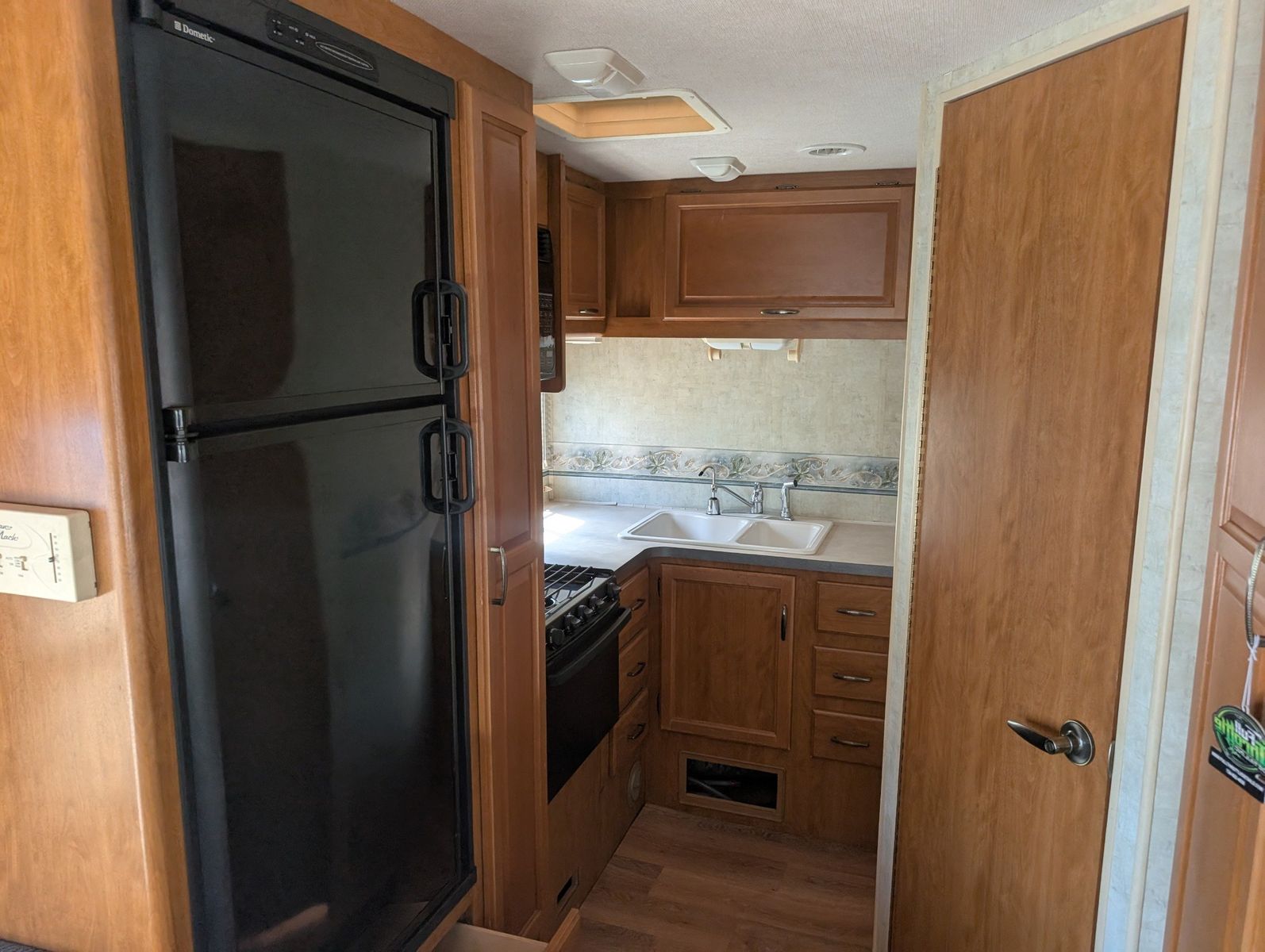 2004 Ford E-Series Chassis 85