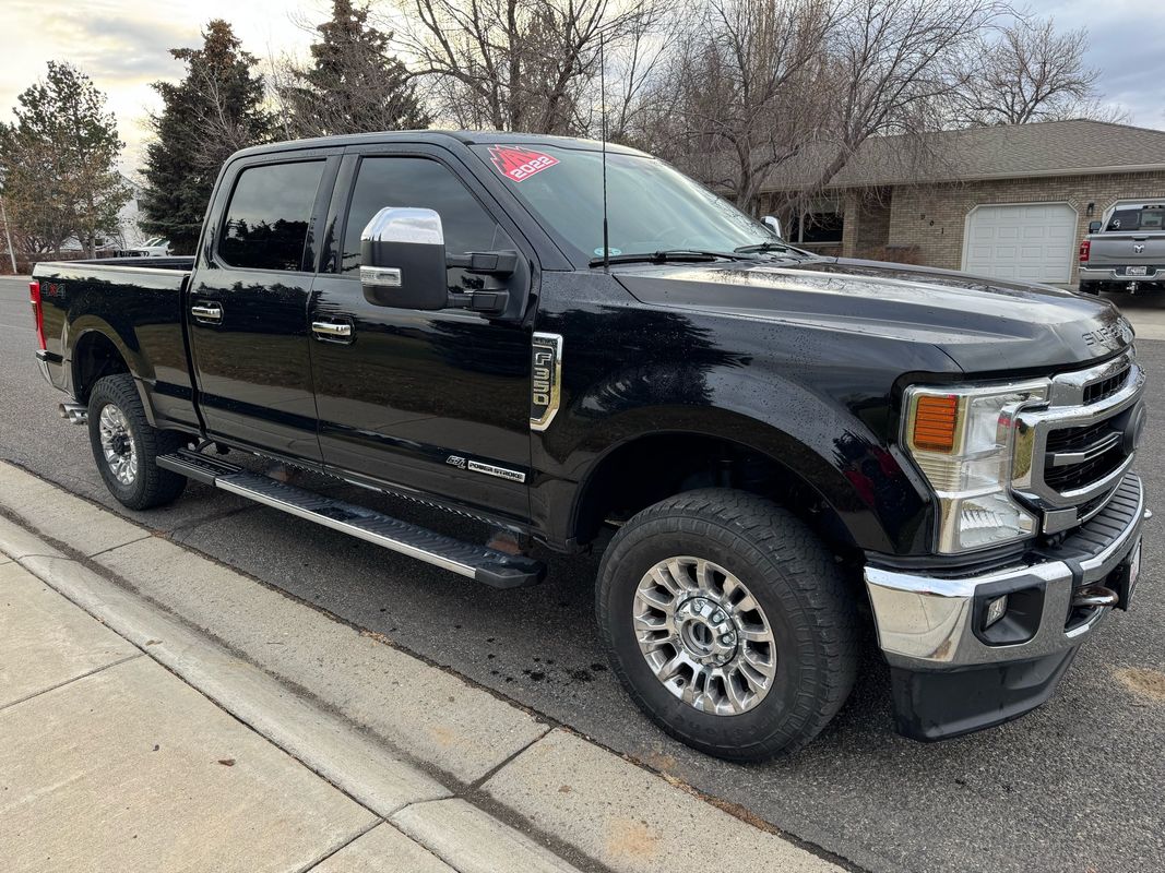 2022 Ford F-350 Super Duty Lariat's photo