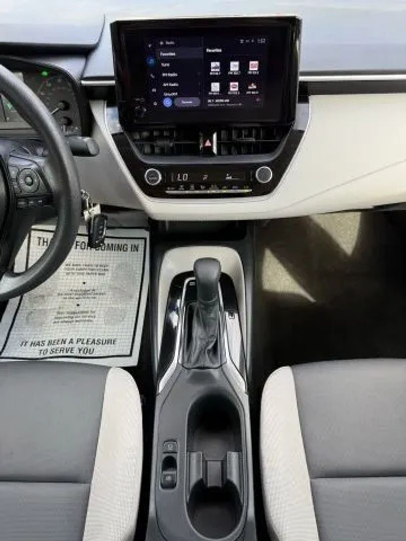 2023 Toyota Corolla LE - Photo 17