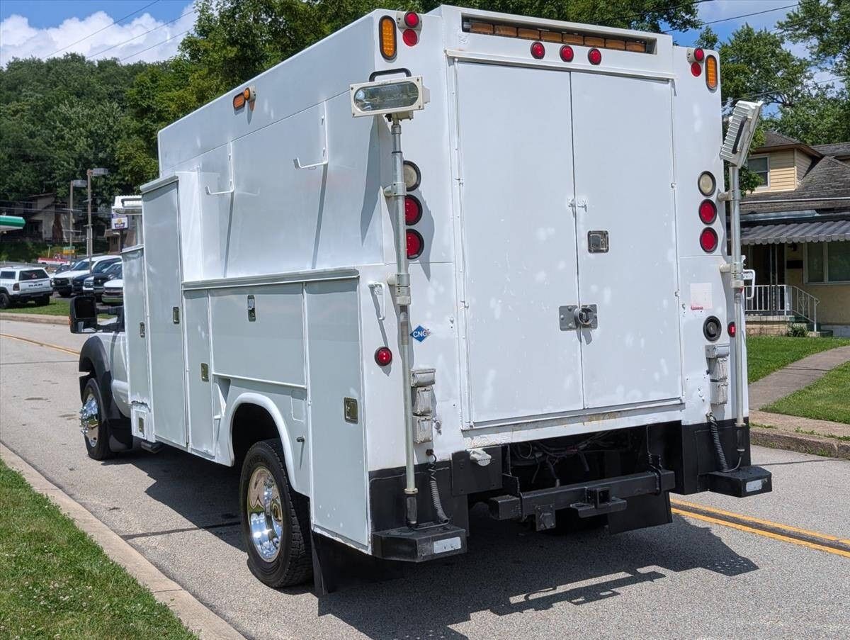 2011 Ford F-550 Super Duty 9