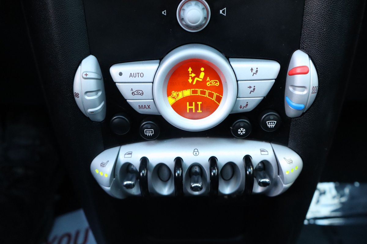 2009 MINI Cooper Base