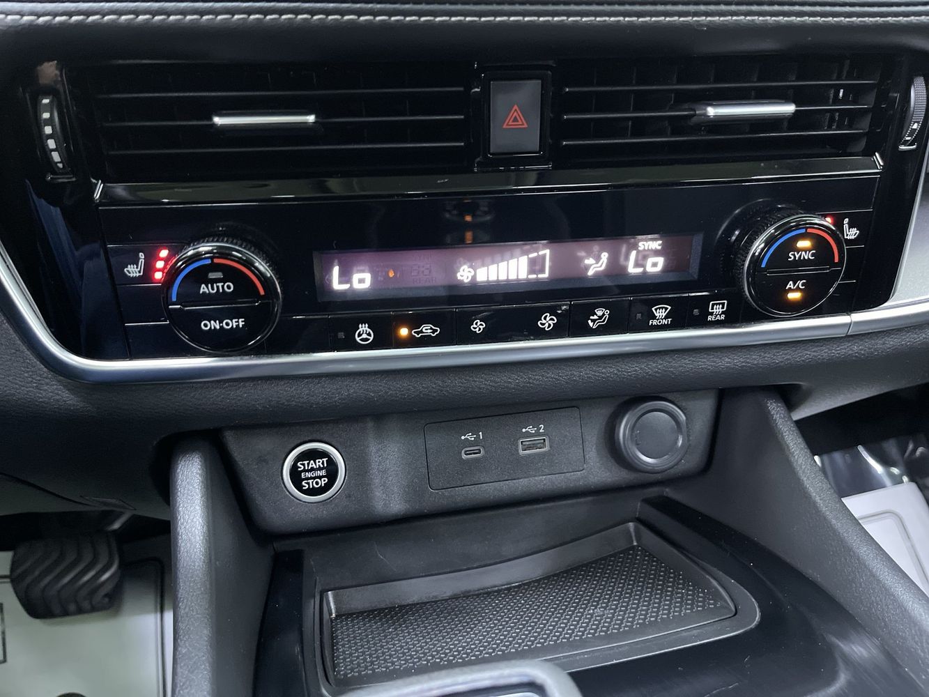 2021 Nissan Rogue SV photo 21