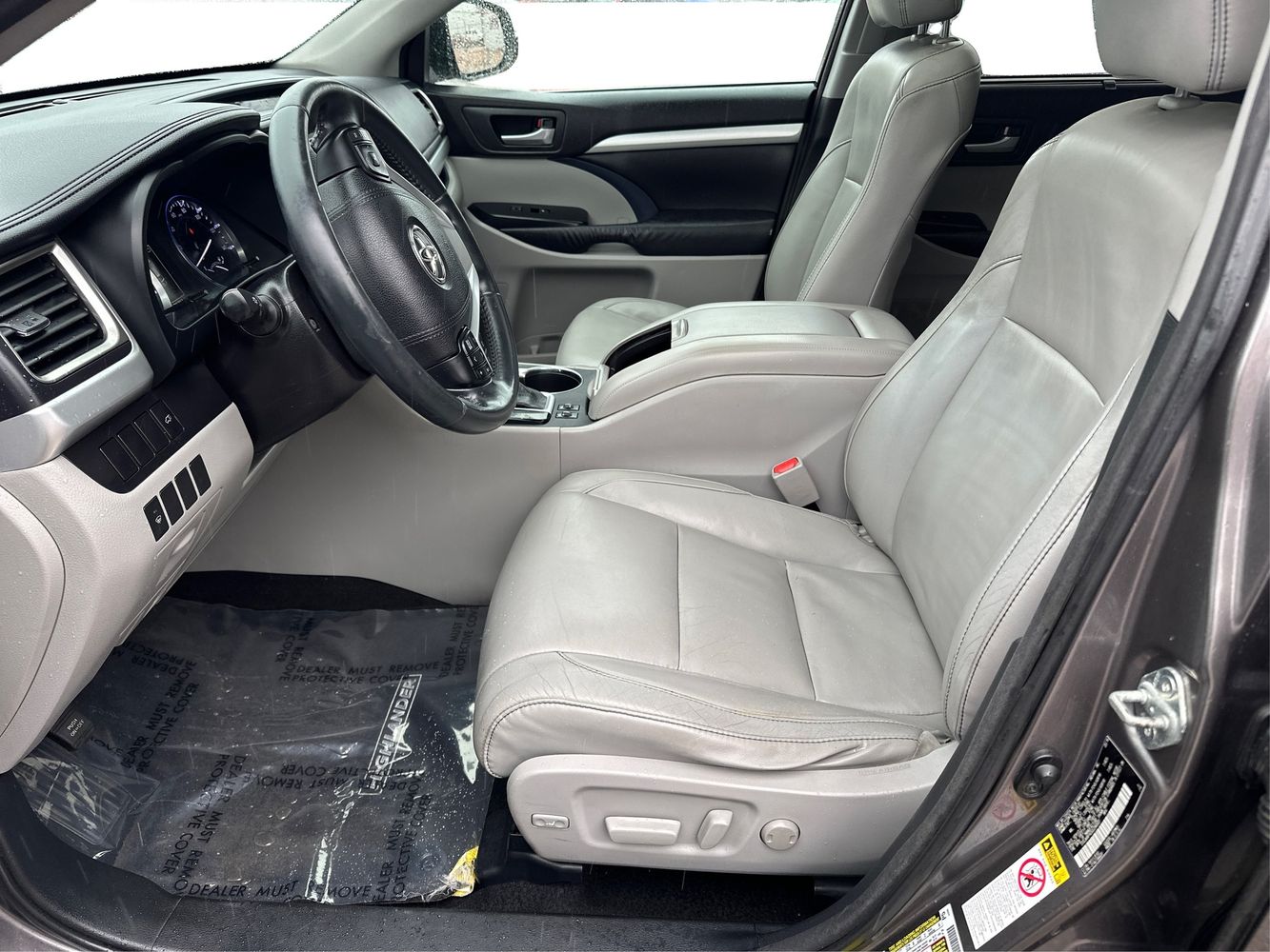 2016 Toyota Highlander XLE photo 9