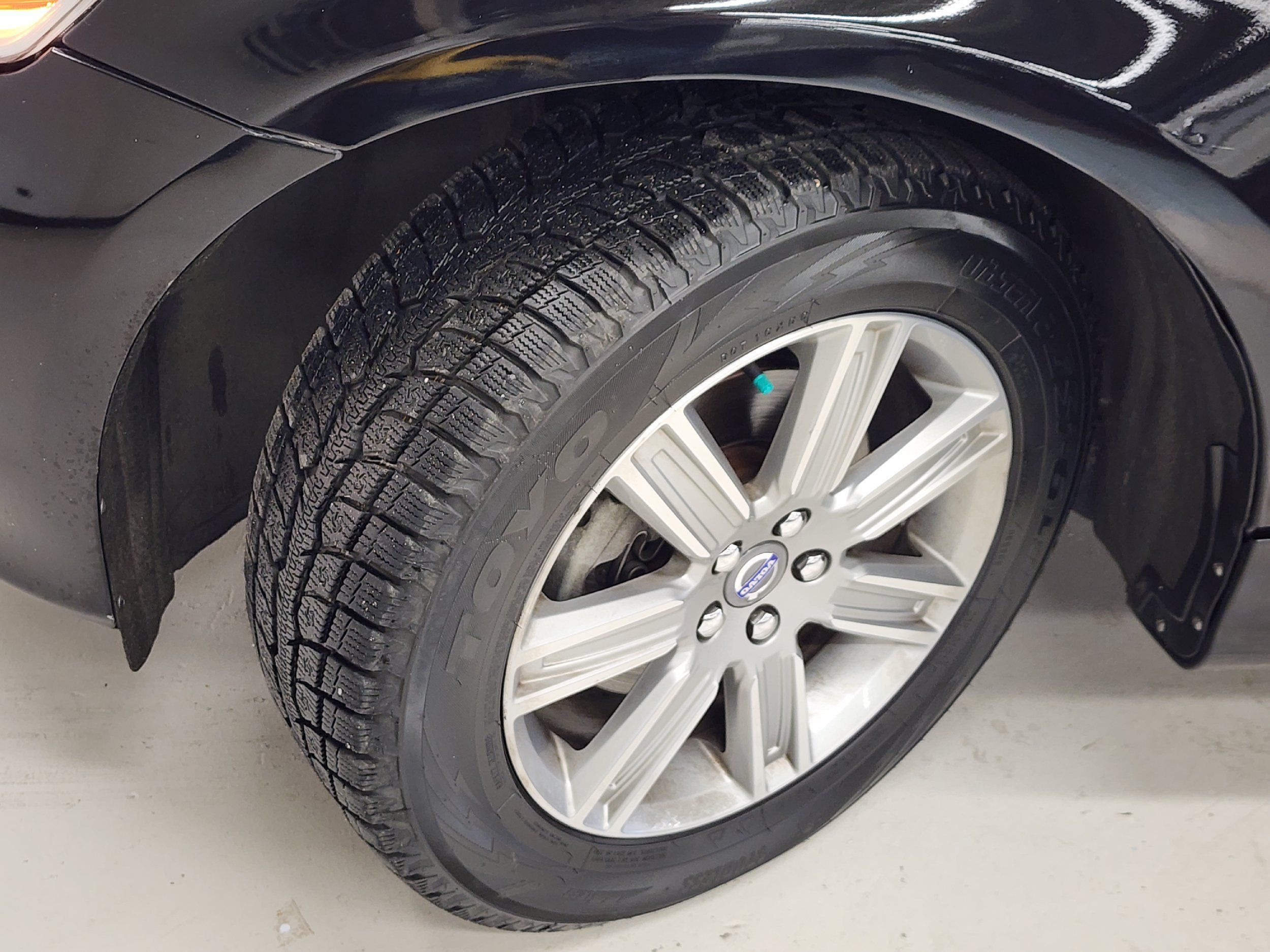 2016 Volvo XC60 T6 Drive-E photo 24