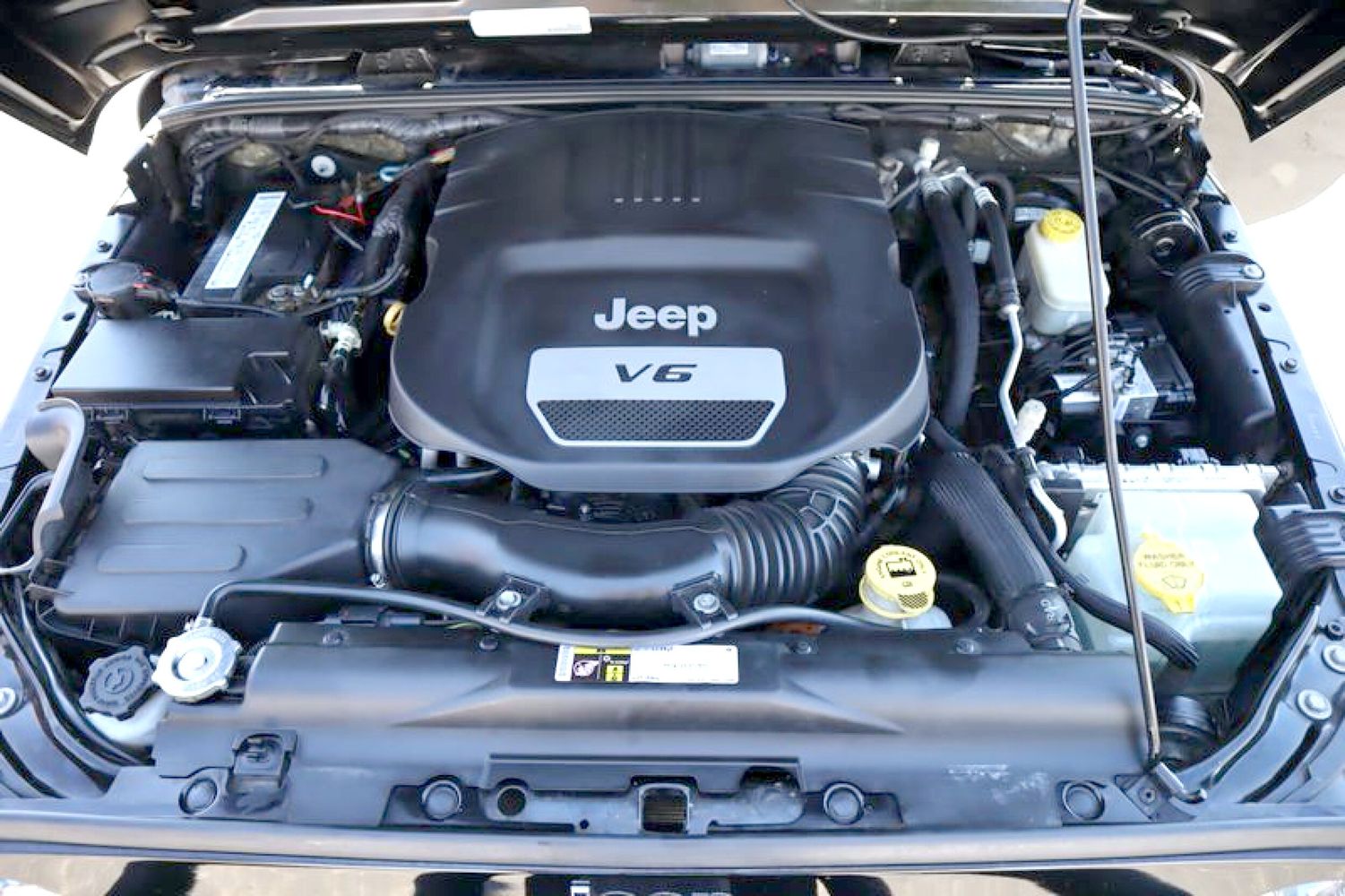 2016 Jeep Wrangler Unlimited Sport S photo 34