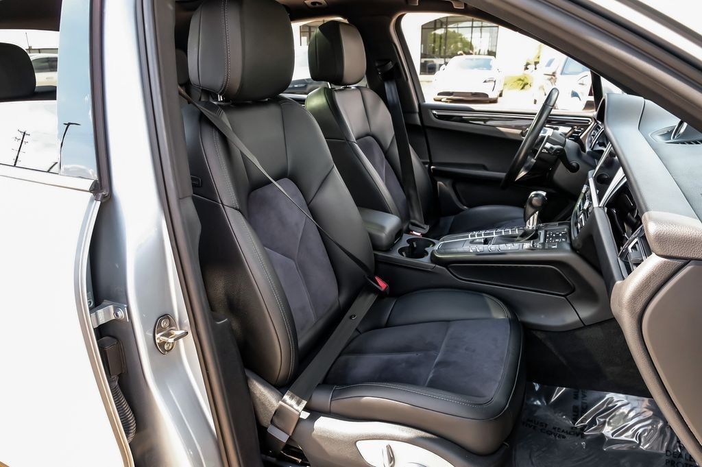 2021 Porsche Macan S - Photo 41