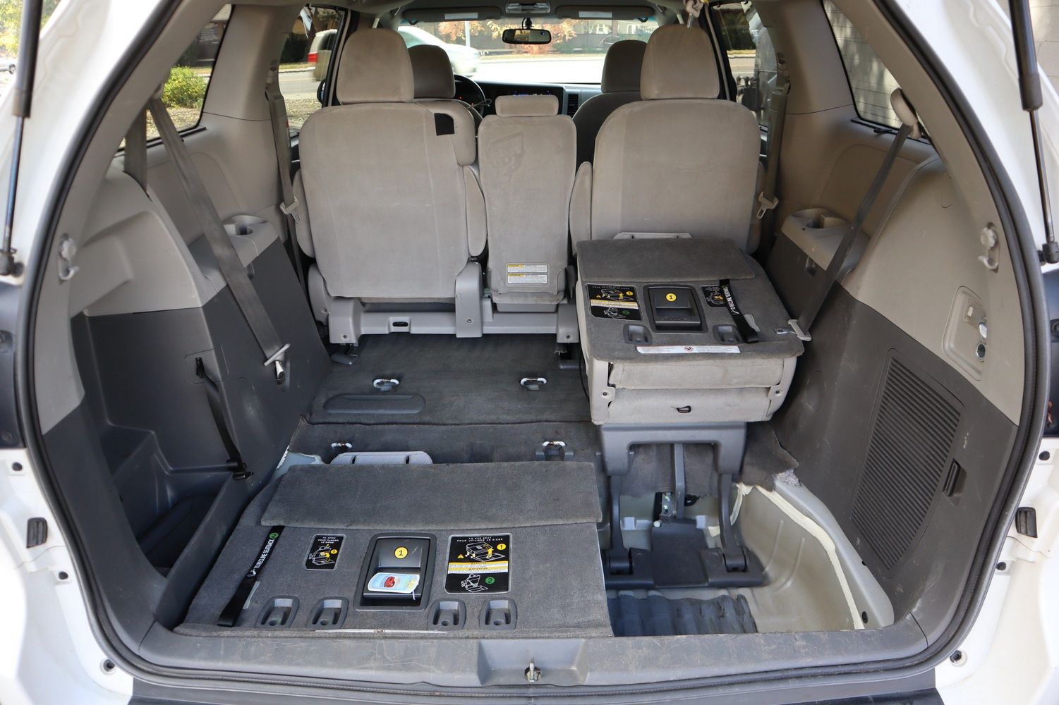 2015 Toyota Sienna LE 8-Passenger | Victory Motors of Colorado