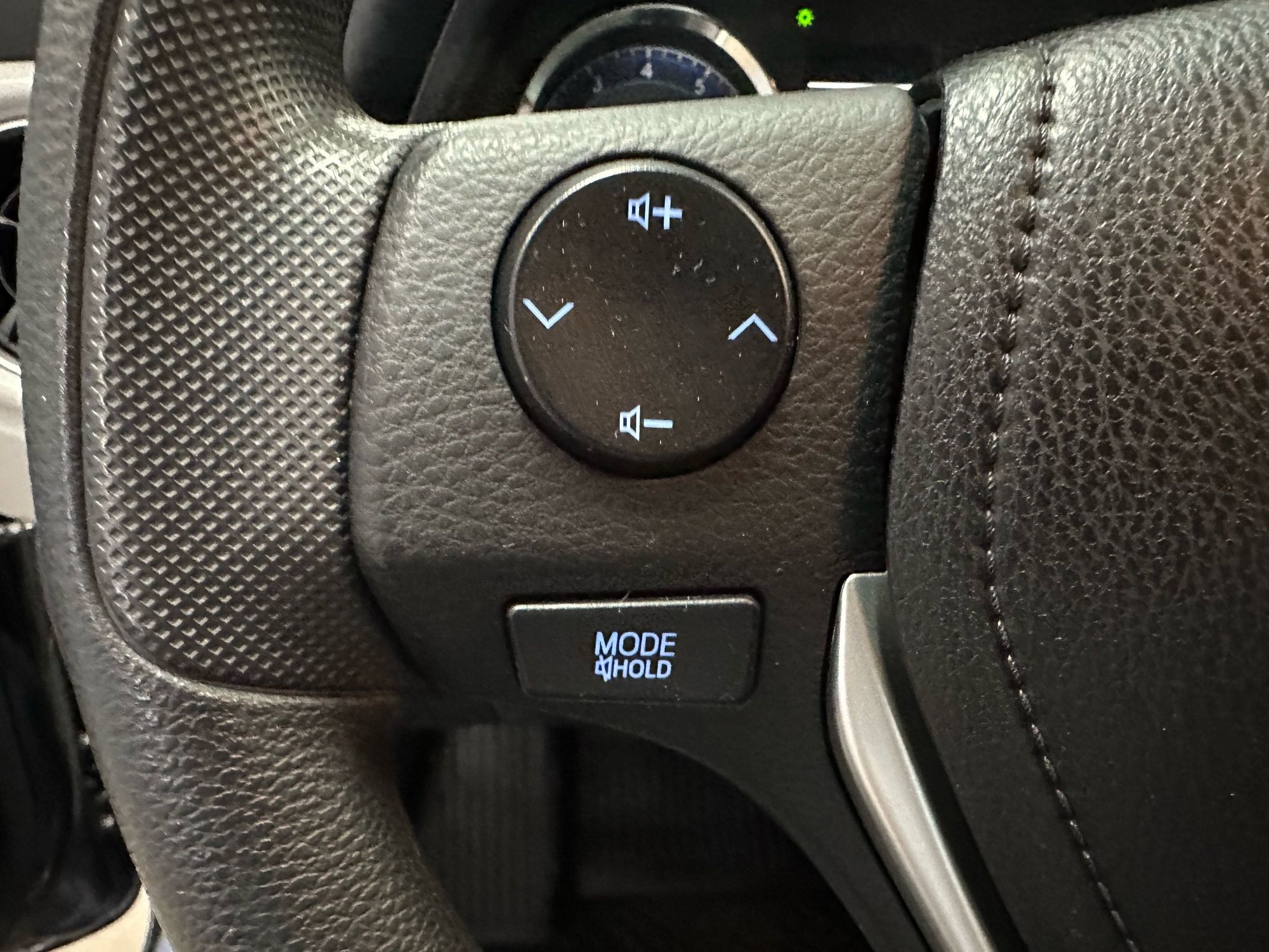 2018 Toyota Corolla LE photo 12