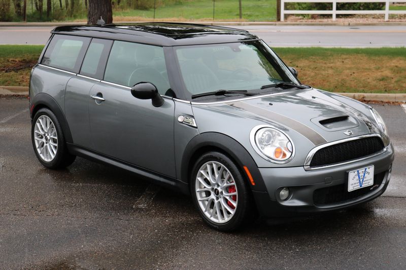 2009 MINI Cooper Clubman Photos