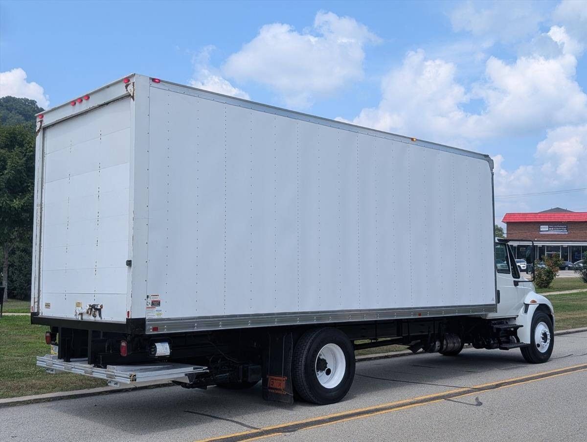 2018 International DuraStar 4300 5