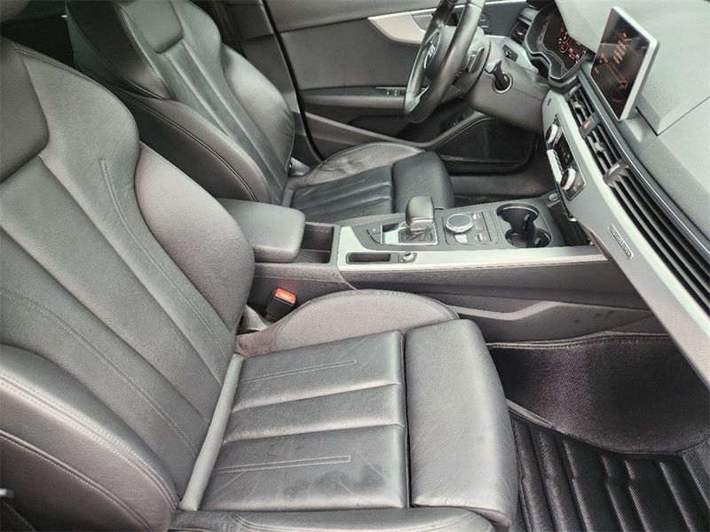 2017 Audi A4 2.0T Quattro Premium Plus photo 18