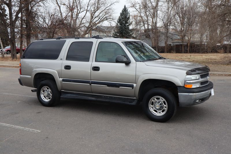 2001 Chevrolet Suburban Photos