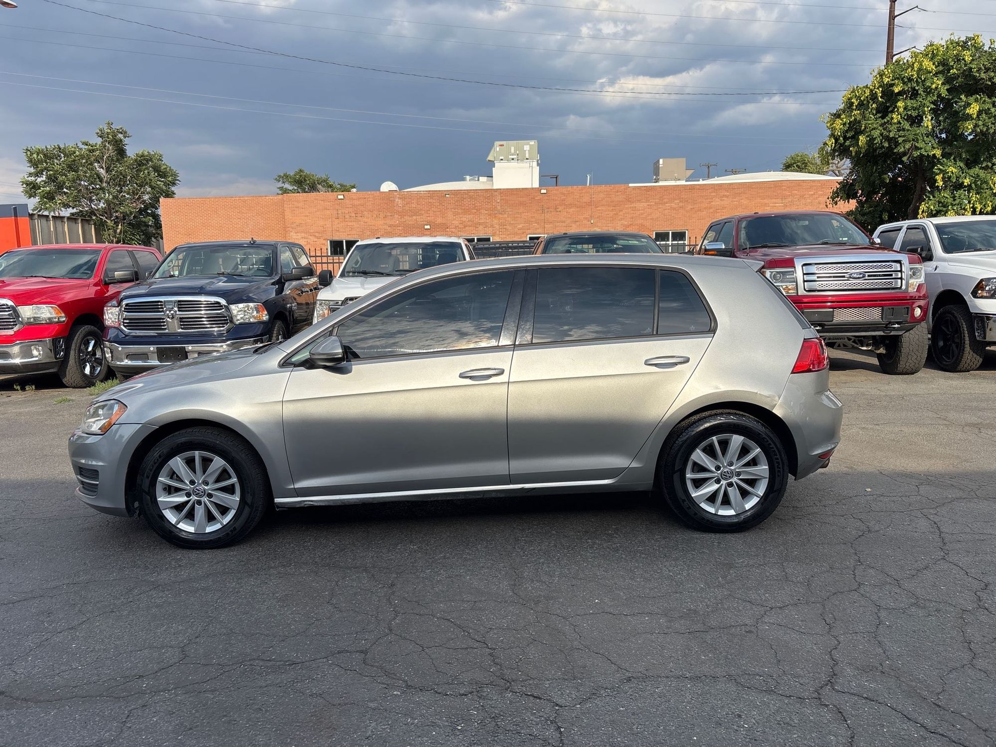 2016 Volkswagen Golf Base TDI SEL photo 32