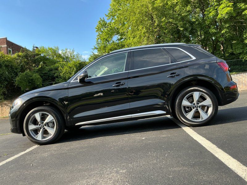 2023 Audi Q5 40 Premium Plus's photo
