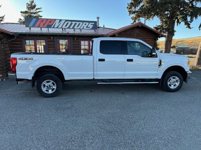 2017 Ford F-350 XLT photo 25