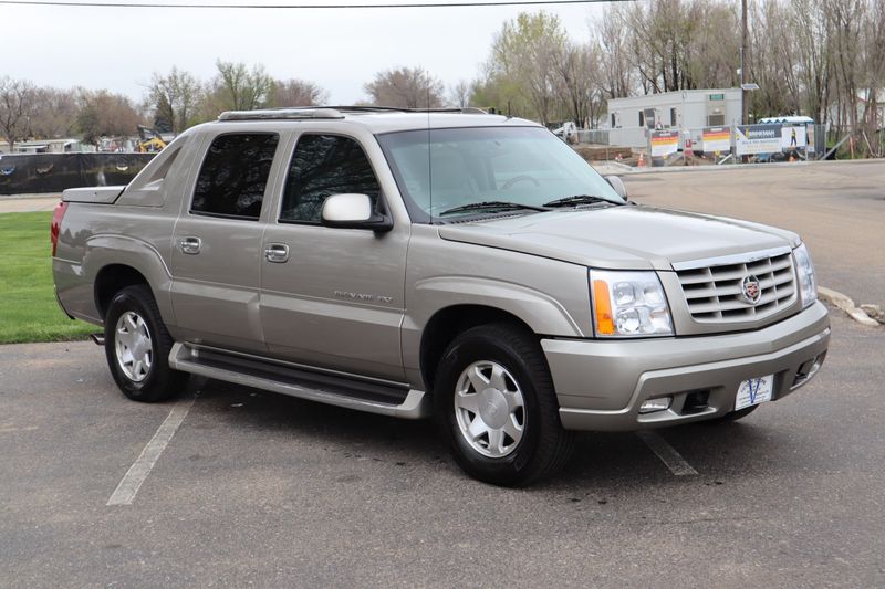 2002 Cadillac Escalade EXT Photos