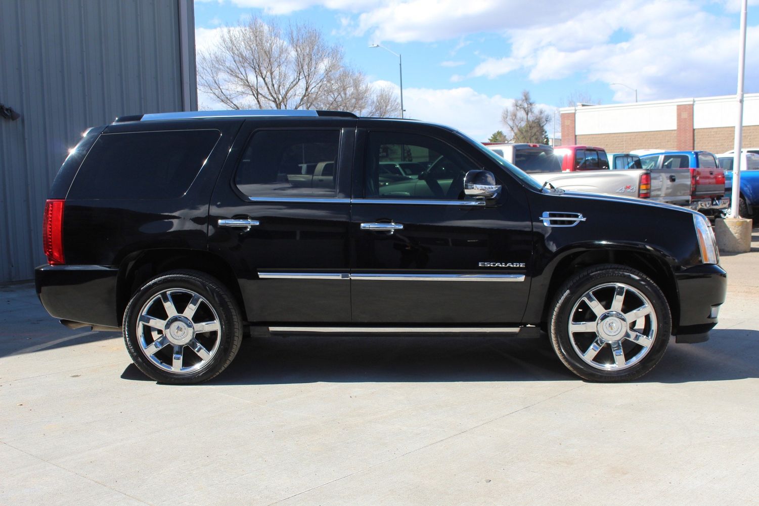 2010 Cadillac Escalade Premium | Victory Motors of Colorado