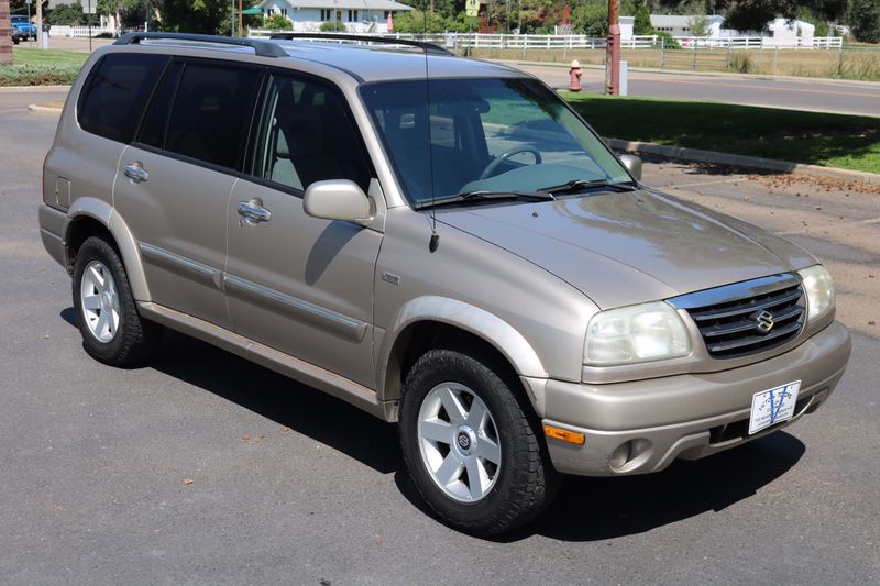 2001 Suzuki XL7 Photos