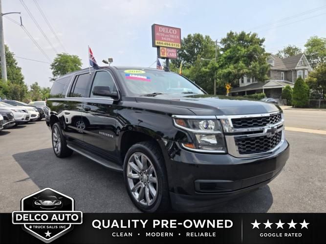 2016 Chevrolet Suburban LT 4WD photo