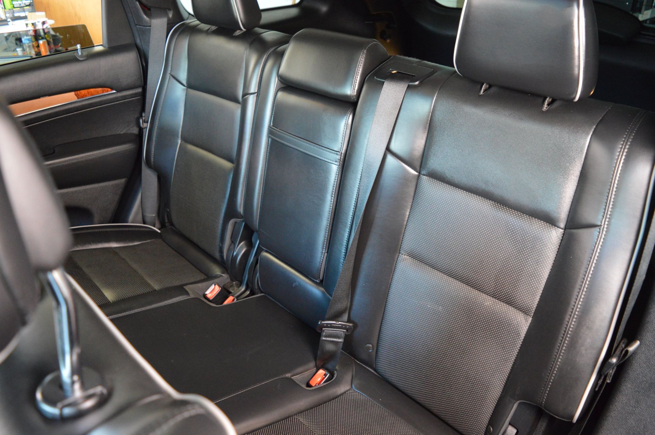 2011 Jeep Grand Cherokee Overland photo 32