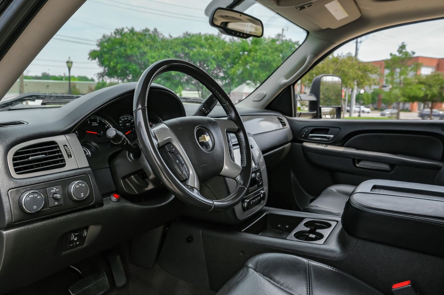 2013 Chevrolet Silverado 2500HD LTZ photo 2