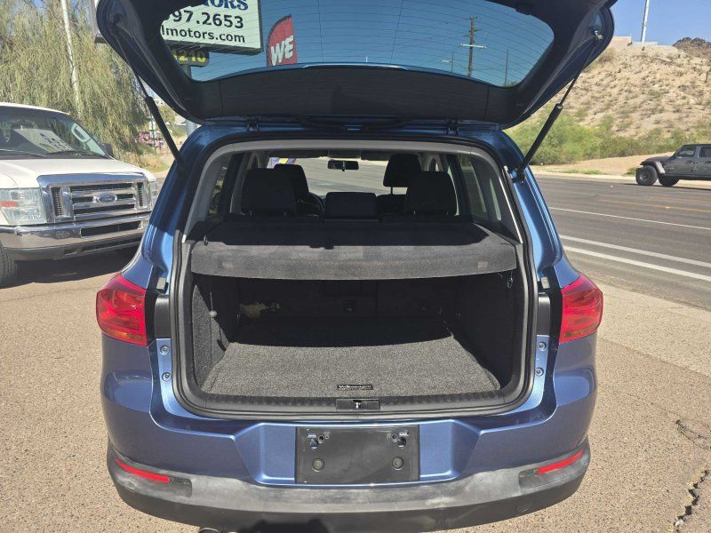2017 Volkswagen Tiguan S Limited photo 16