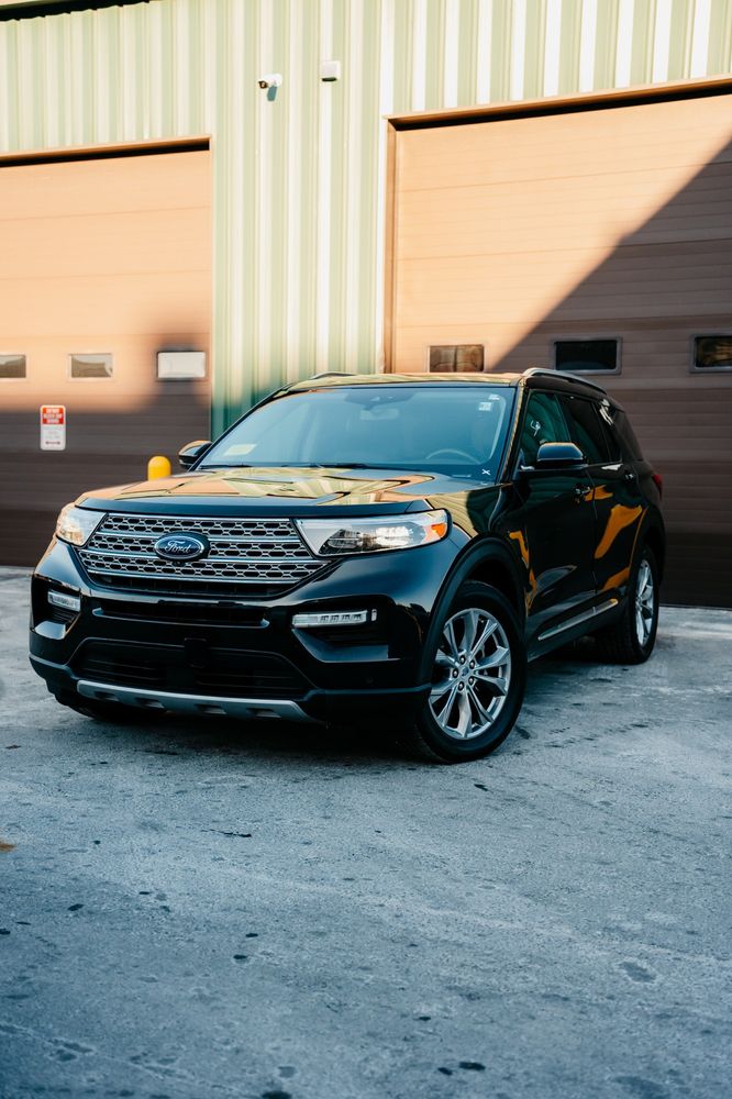 2021 Ford Explorer Limited's photo