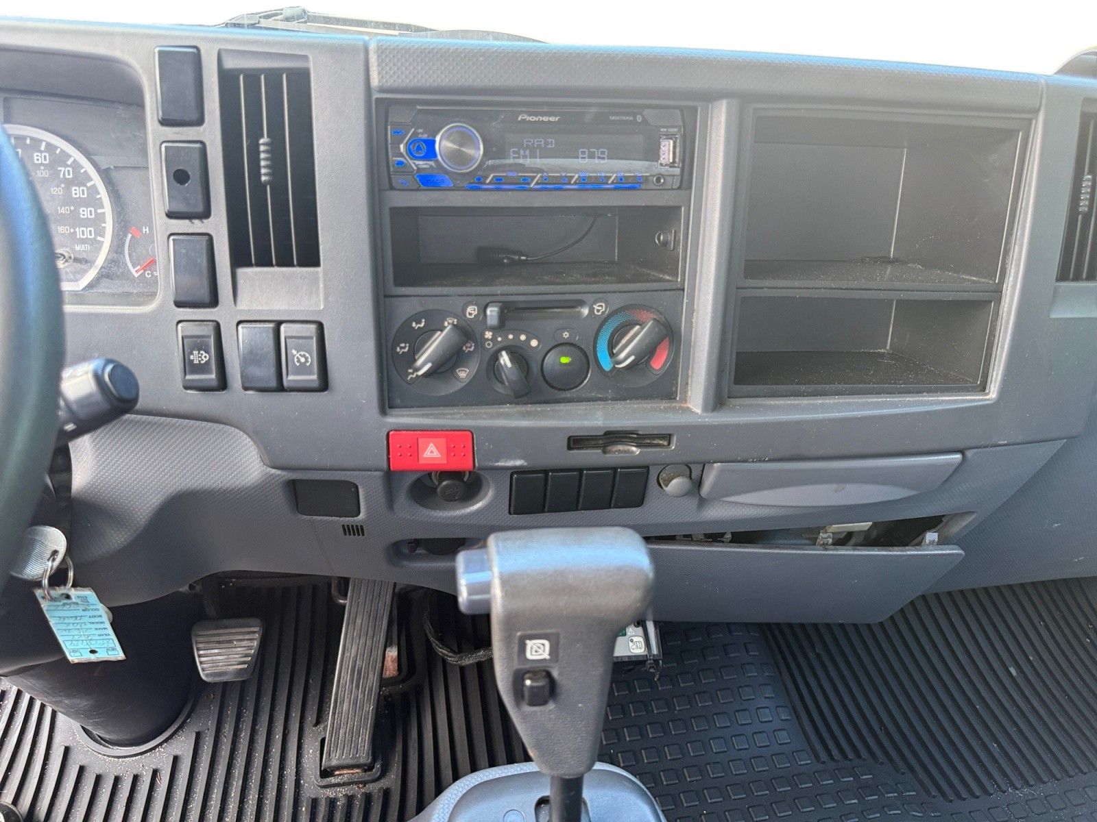 2013 Isuzu NPR - Photo 12