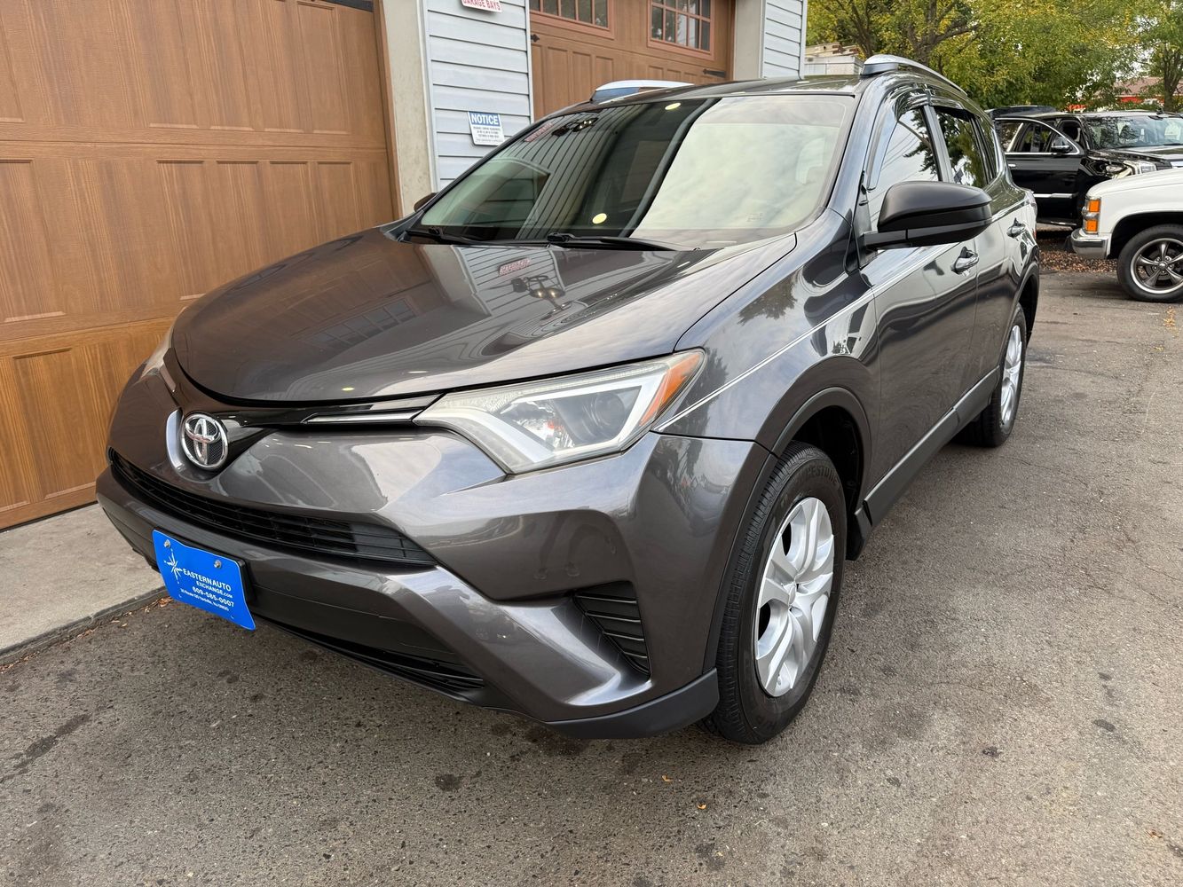 2016 Toyota RAV4 LE photo 8