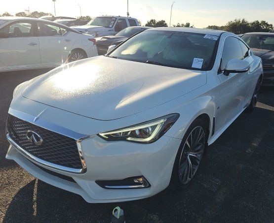 2018 Infiniti Q60 3.0t Luxe photo 2