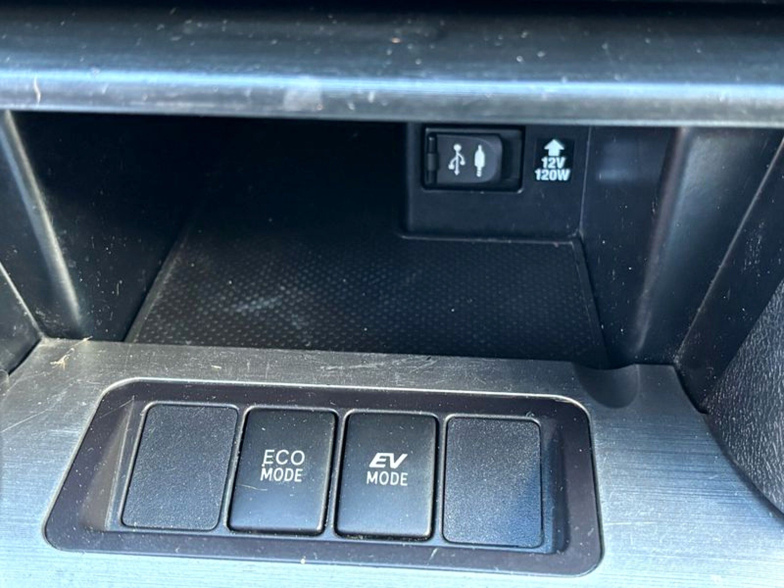 2014 Toyota Camry SE Hybrid - Photo 23