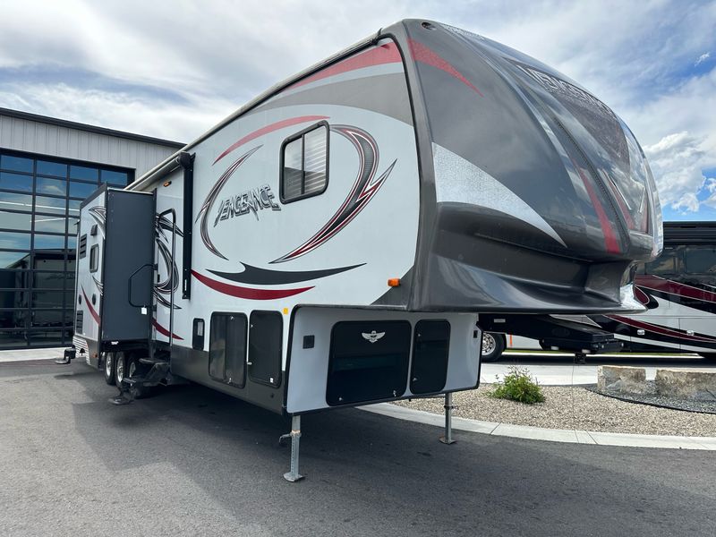 2016 Forest River Vengeance 377v