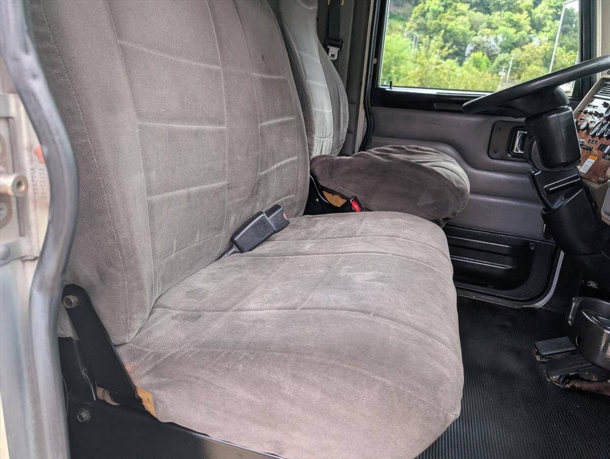 2007 Peterbilt 335 40