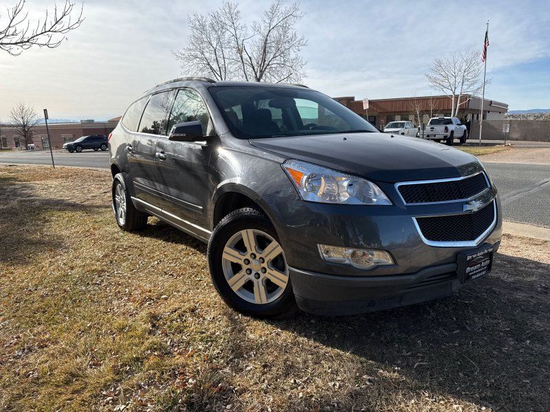 2011 Chevrolet Traverse 1LT photo 4