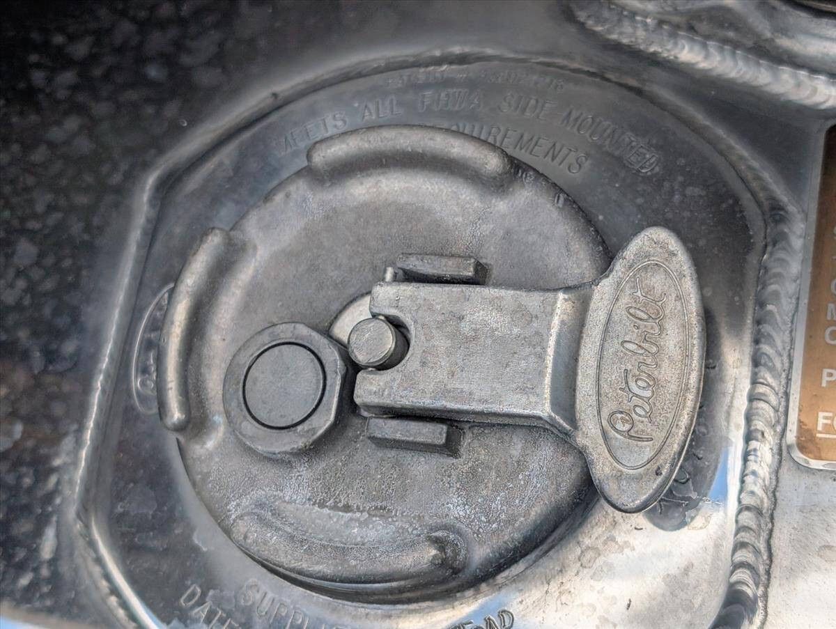 2007 Peterbilt 335 94