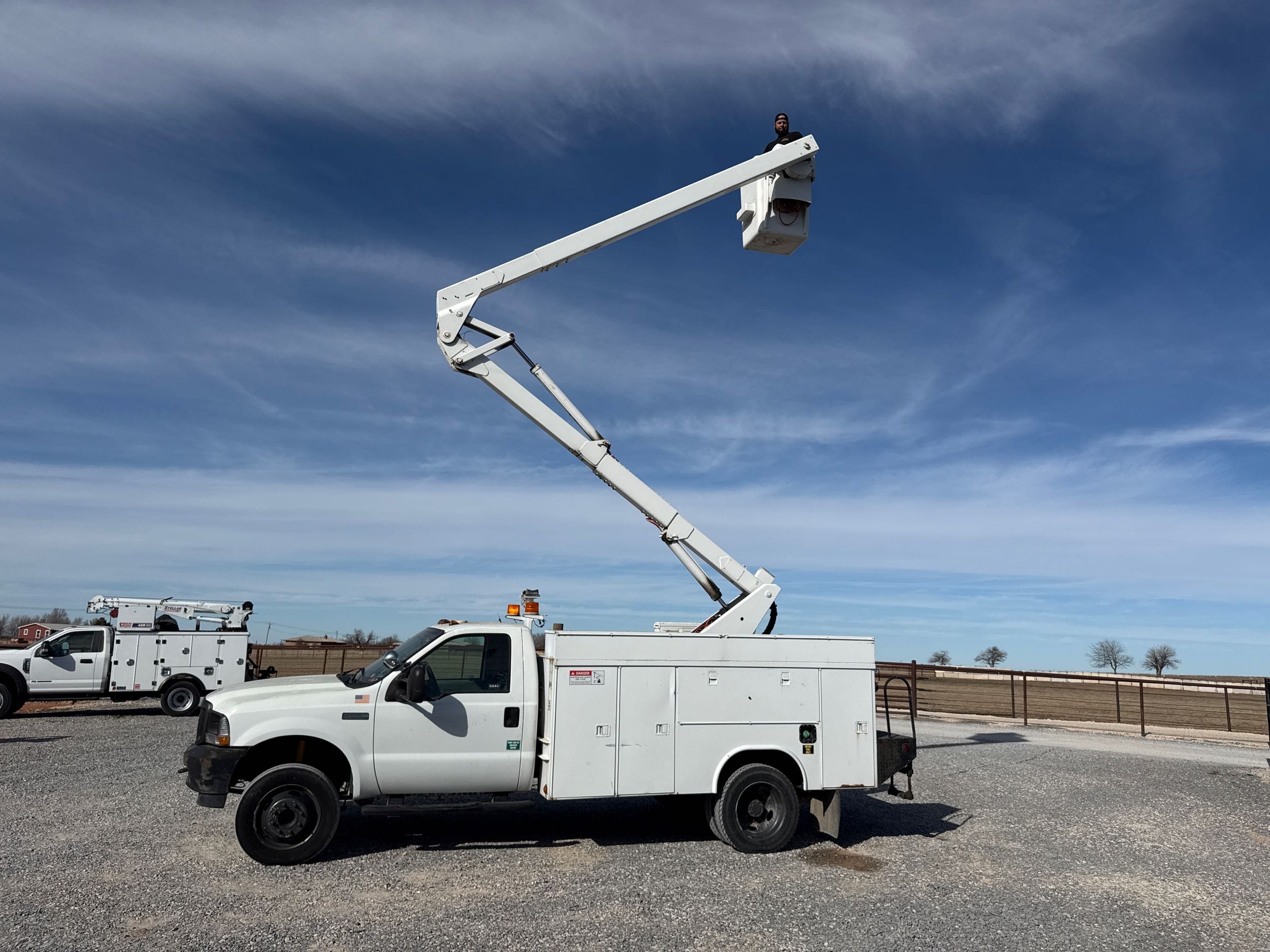 2002 Ford F-550's photo