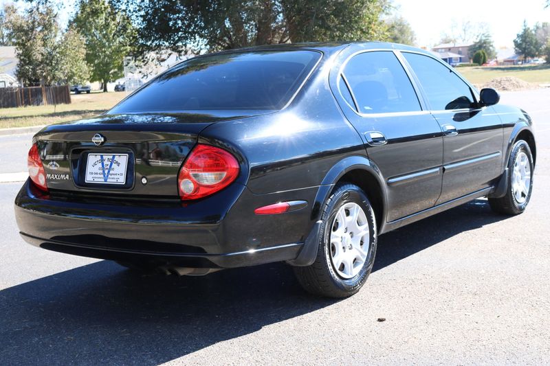 2000 Nissan Maxima Photos