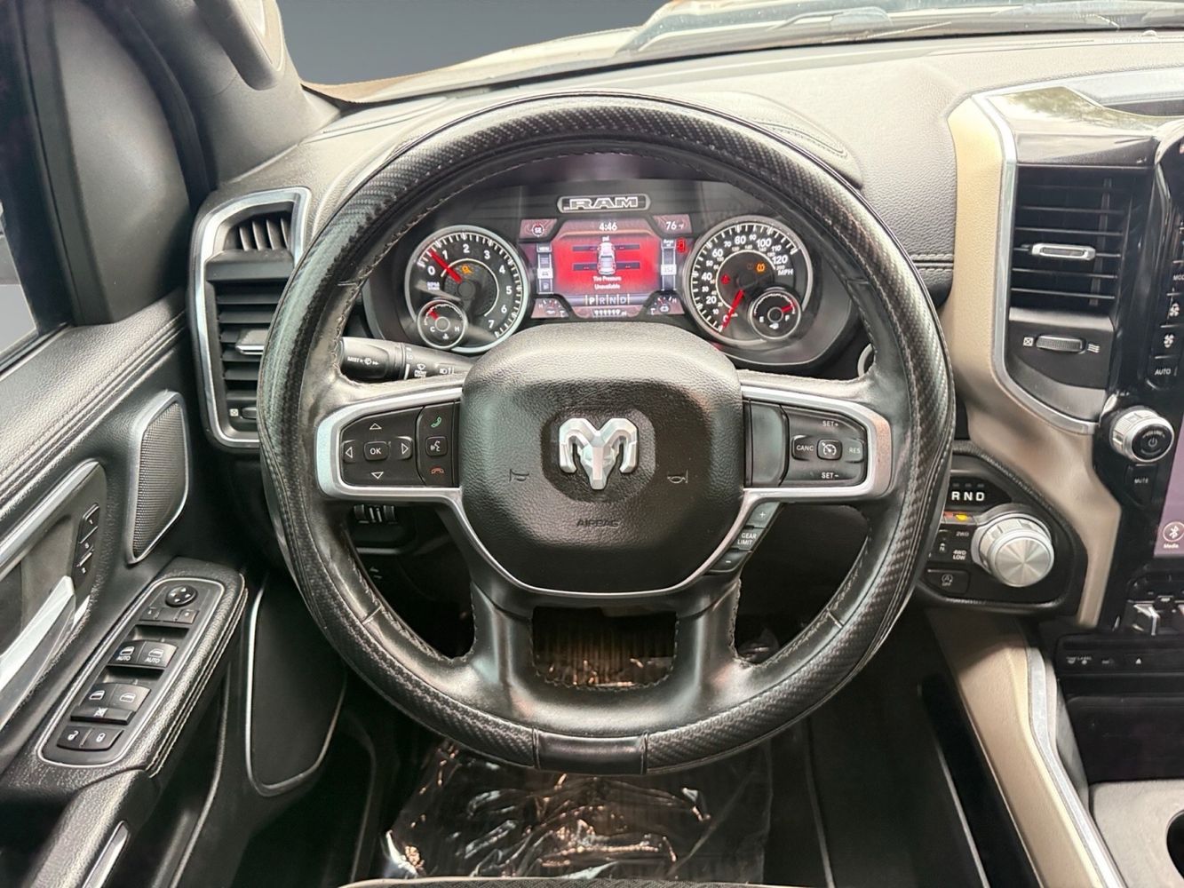 2019 Ram 1500 Laramie photo 12