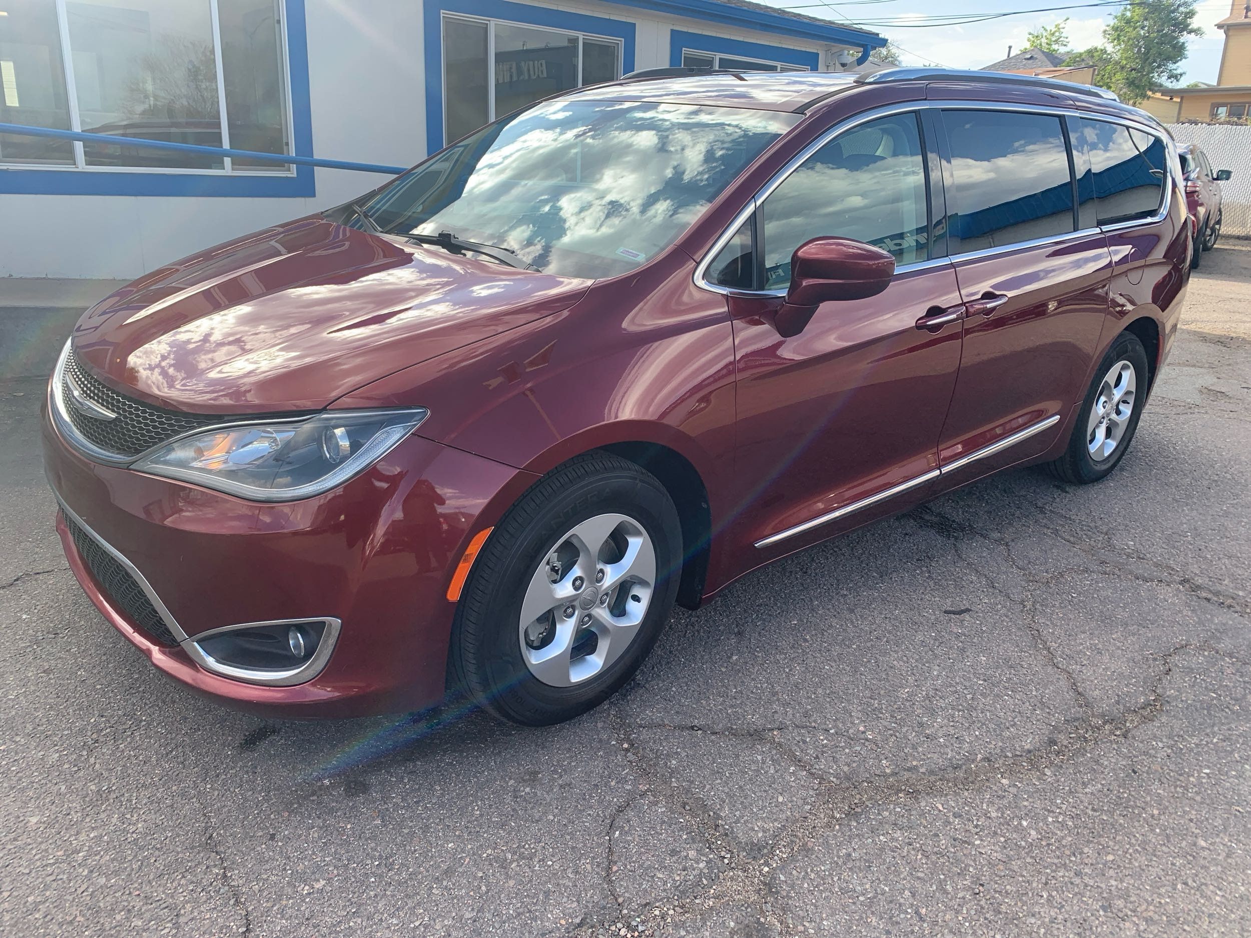 2017 Chrysler Pacifica Touring-L Plus's photo