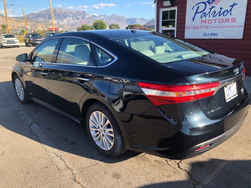 2015 Toyota Avalon Hybrid XLE Touring photo 3
