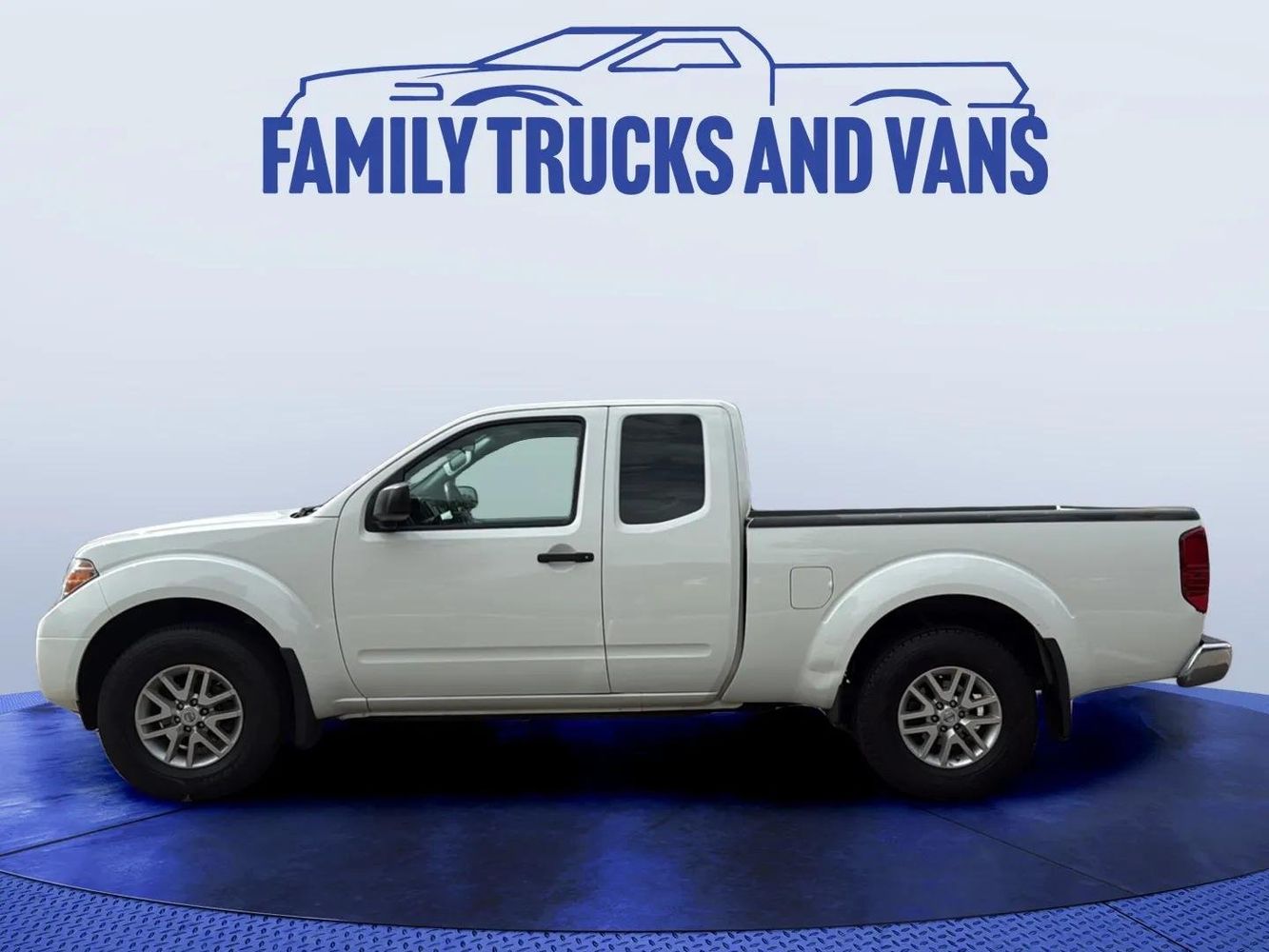 2019 Nissan Frontier SV photo 2
