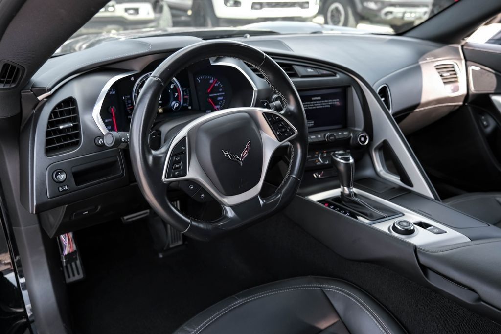 2017 Chevrolet Corvette Stingray 1LT photo 11
