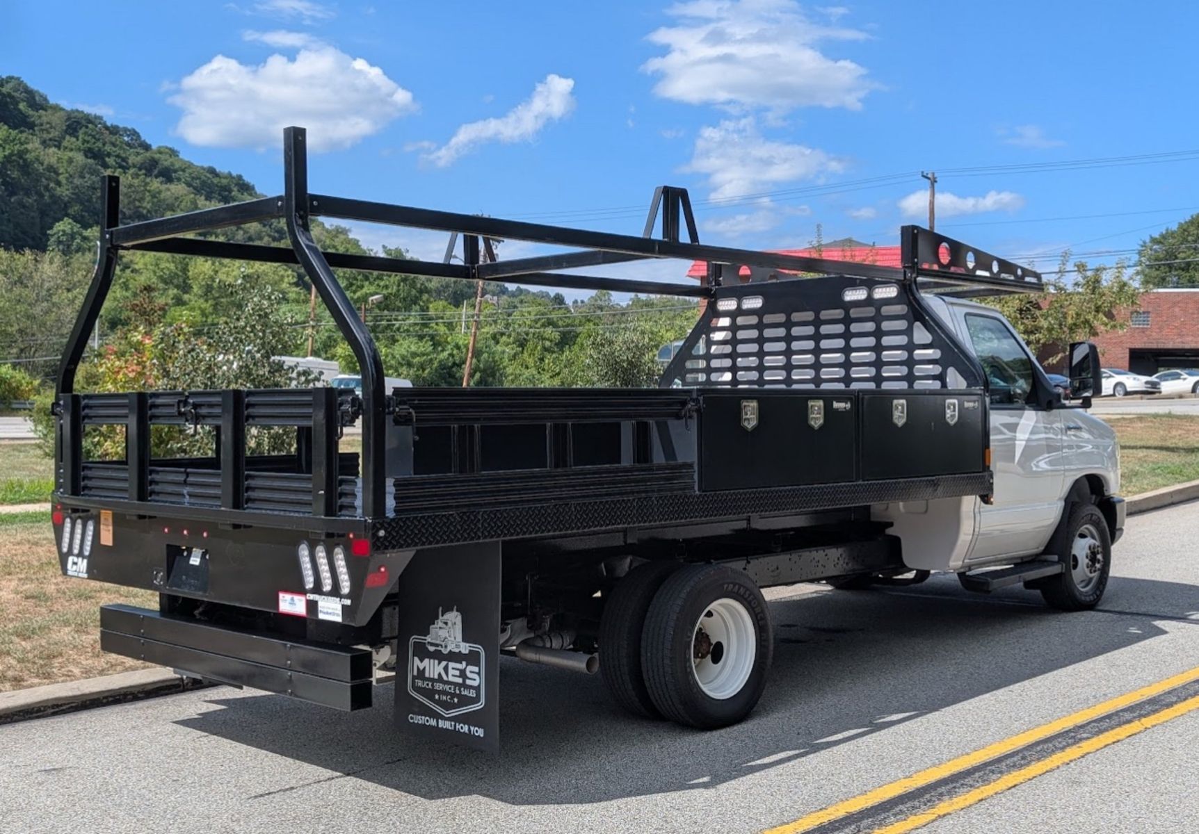 2019 Ford E-450 Cutaway 2