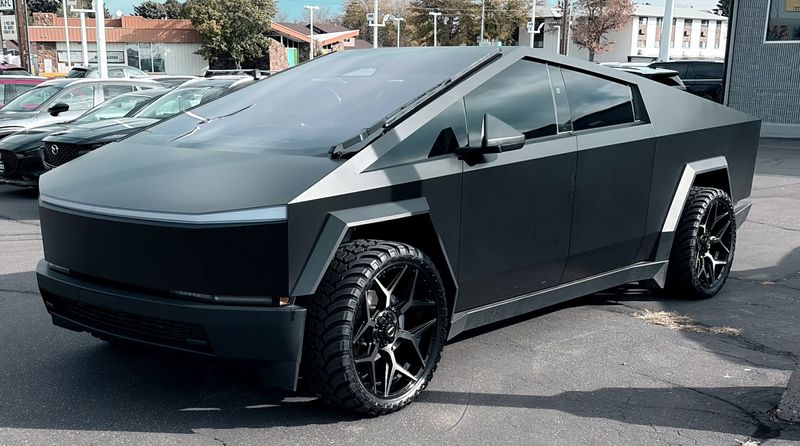 2025 Tesla Cybertruck Base's photo