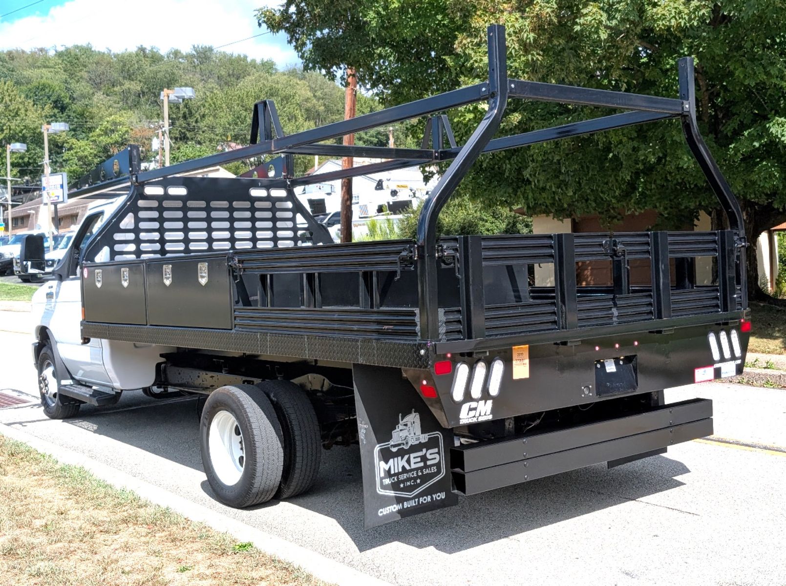 2019 Ford E-450 Cutaway 4