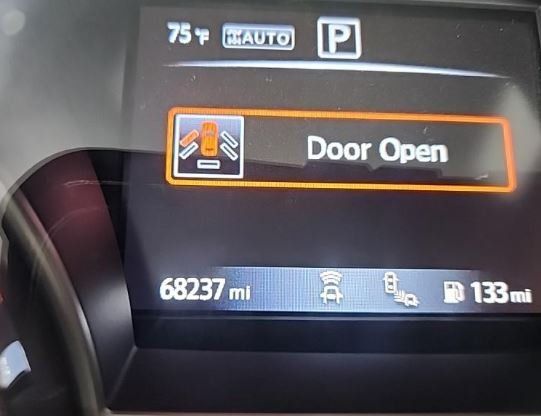 2019 Nissan Pathfinder SL photo 6