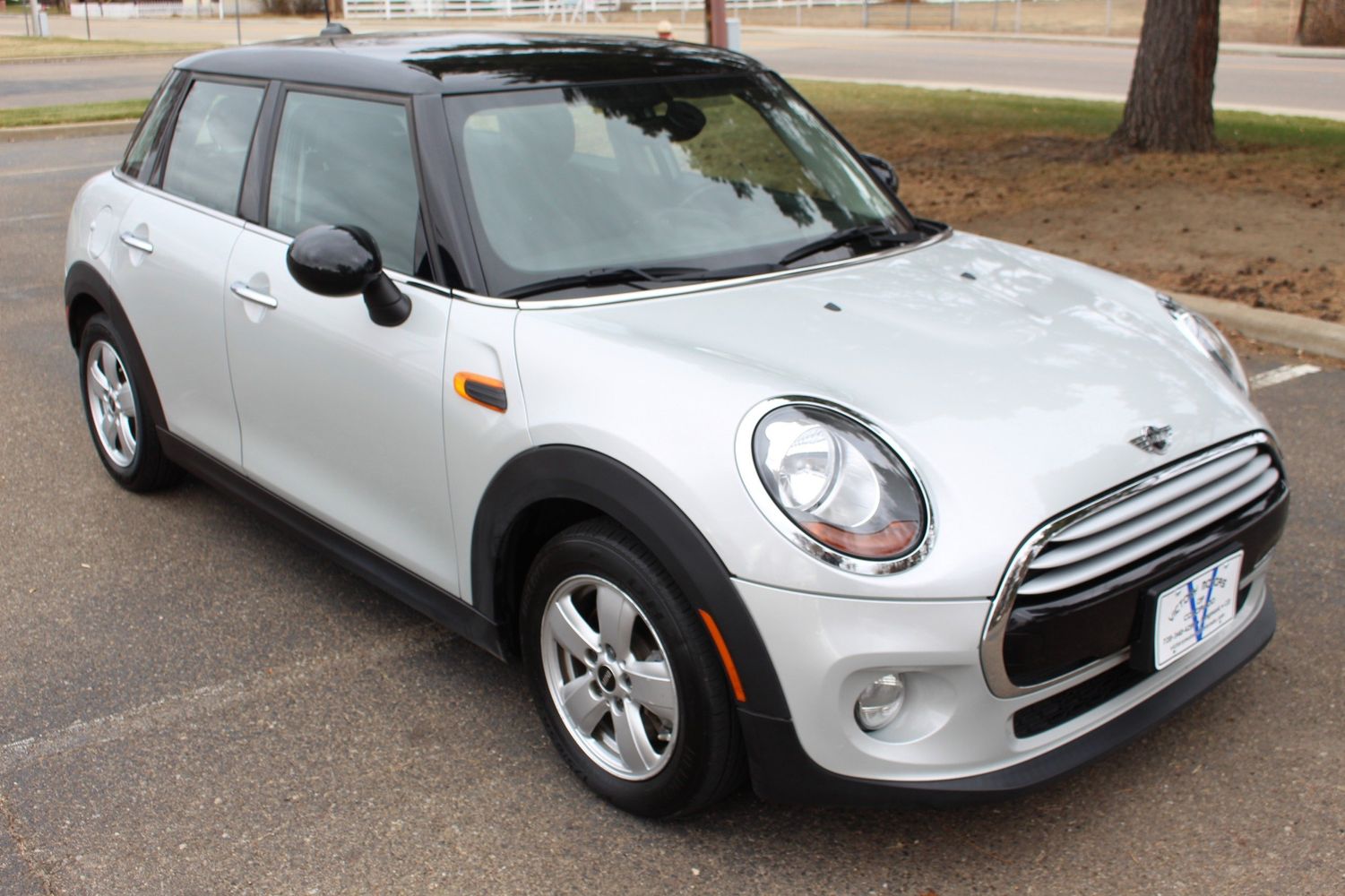 2015 MINI Cooper Hardtop 4 Door | Victory Motors of Colorado