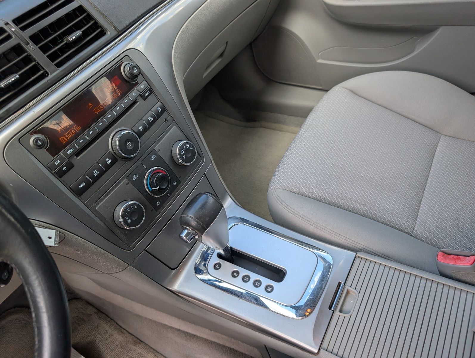 2009 Saturn Aura 47